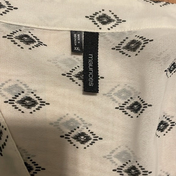 Maurice’s blouse in a size XXL in women - Picture 2 of 6